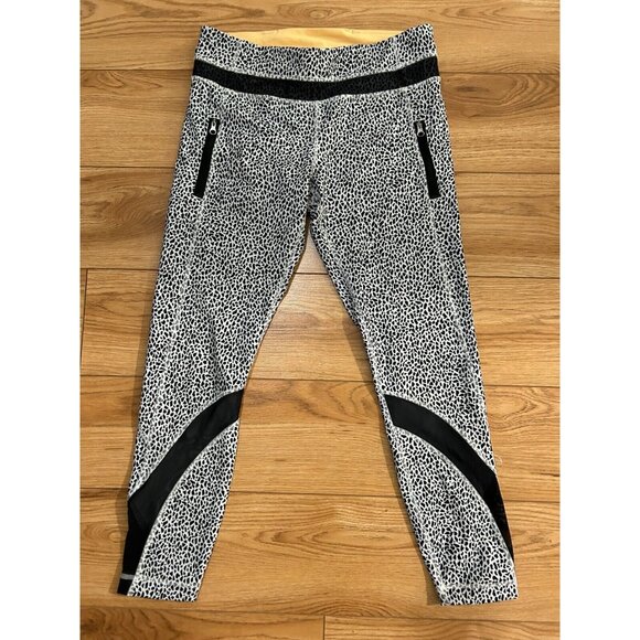 💗 LULULEMON Inspire Tight II Leggings Size 8 Miss Mosaic White Black Crop EEUC - Picture 1 of 3